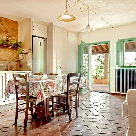 16th Century Between The Tuscan Hills Feriehus